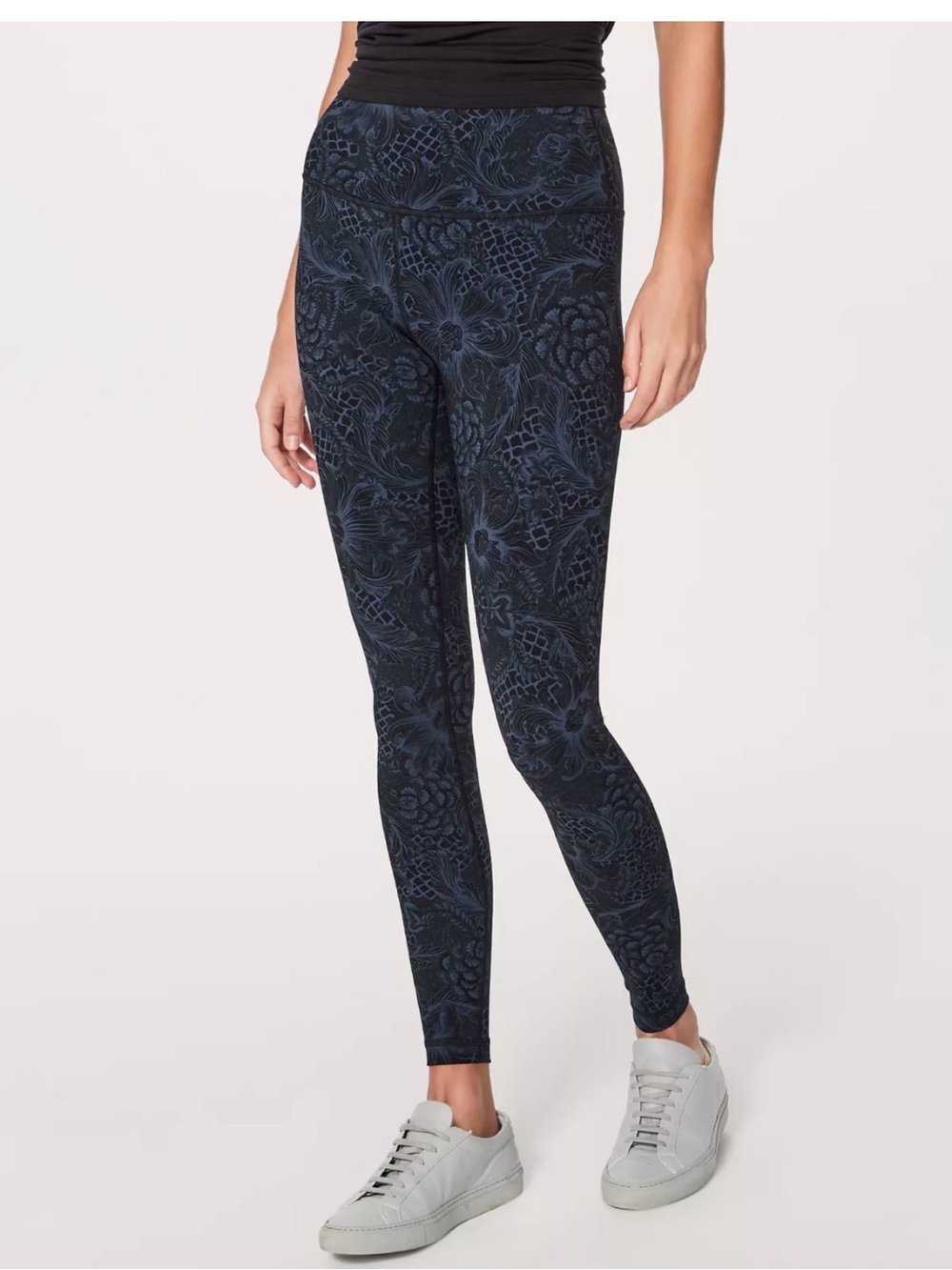 Lululemon size 10 black & blue leggings